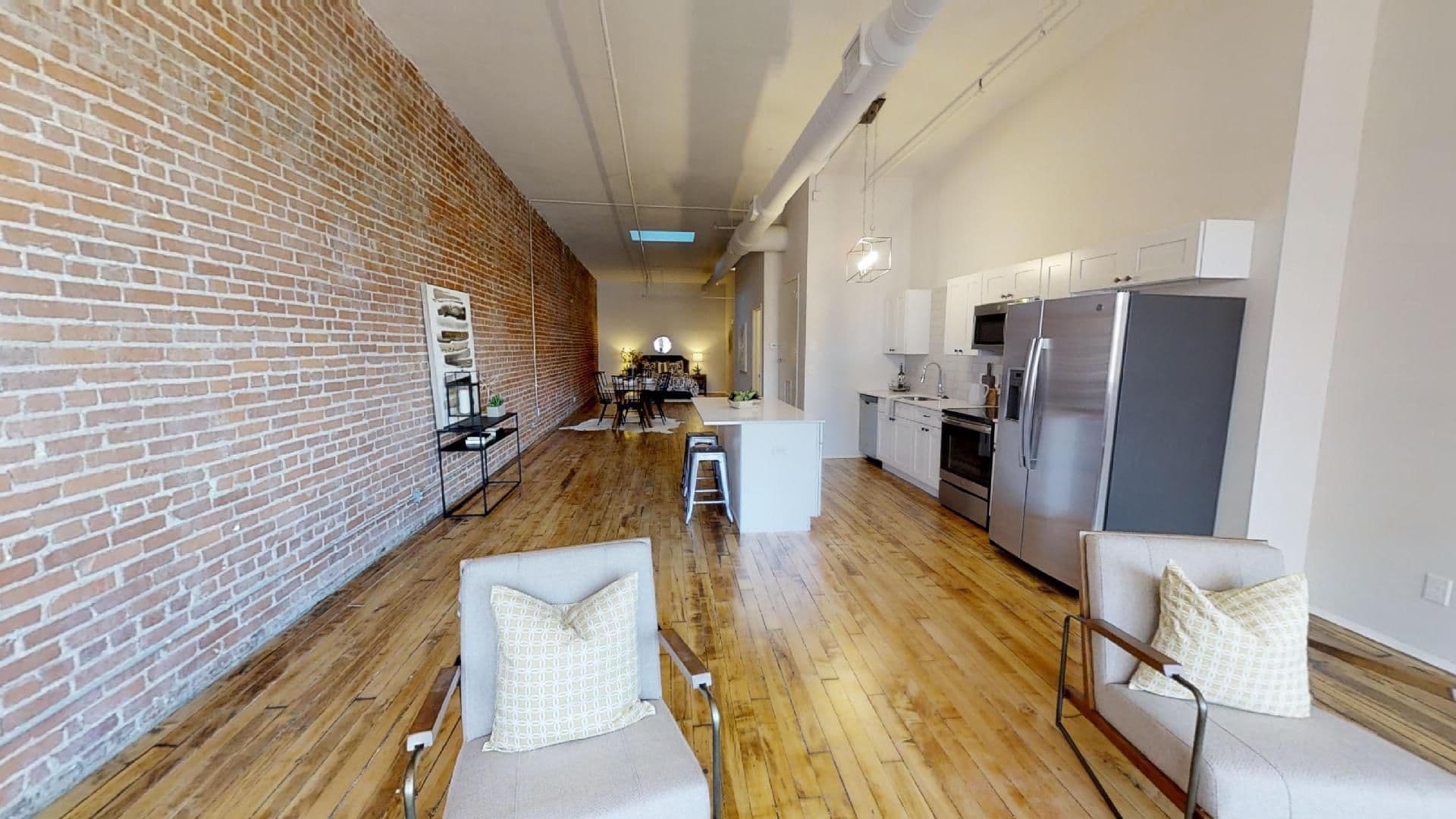 Kansas City Apartment: 218 Delaware St