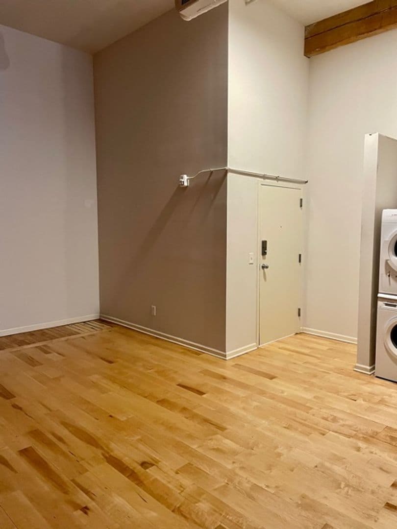 Kansas City Apartment: 218 Delaware St