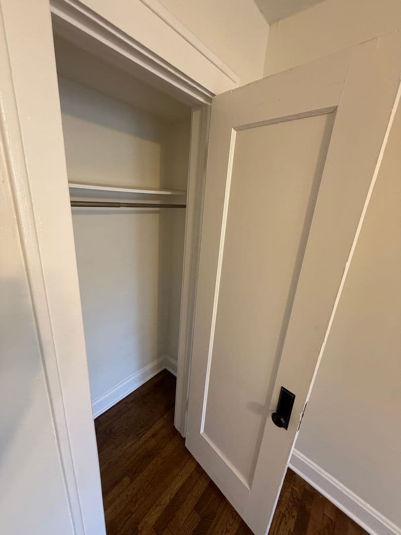 Kansas City Apartment: 4319 - 4327 Mercier Street