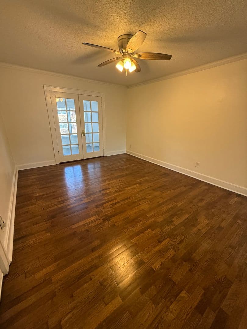 Kansas City Apartment: 4319 - 4327 Mercier Street