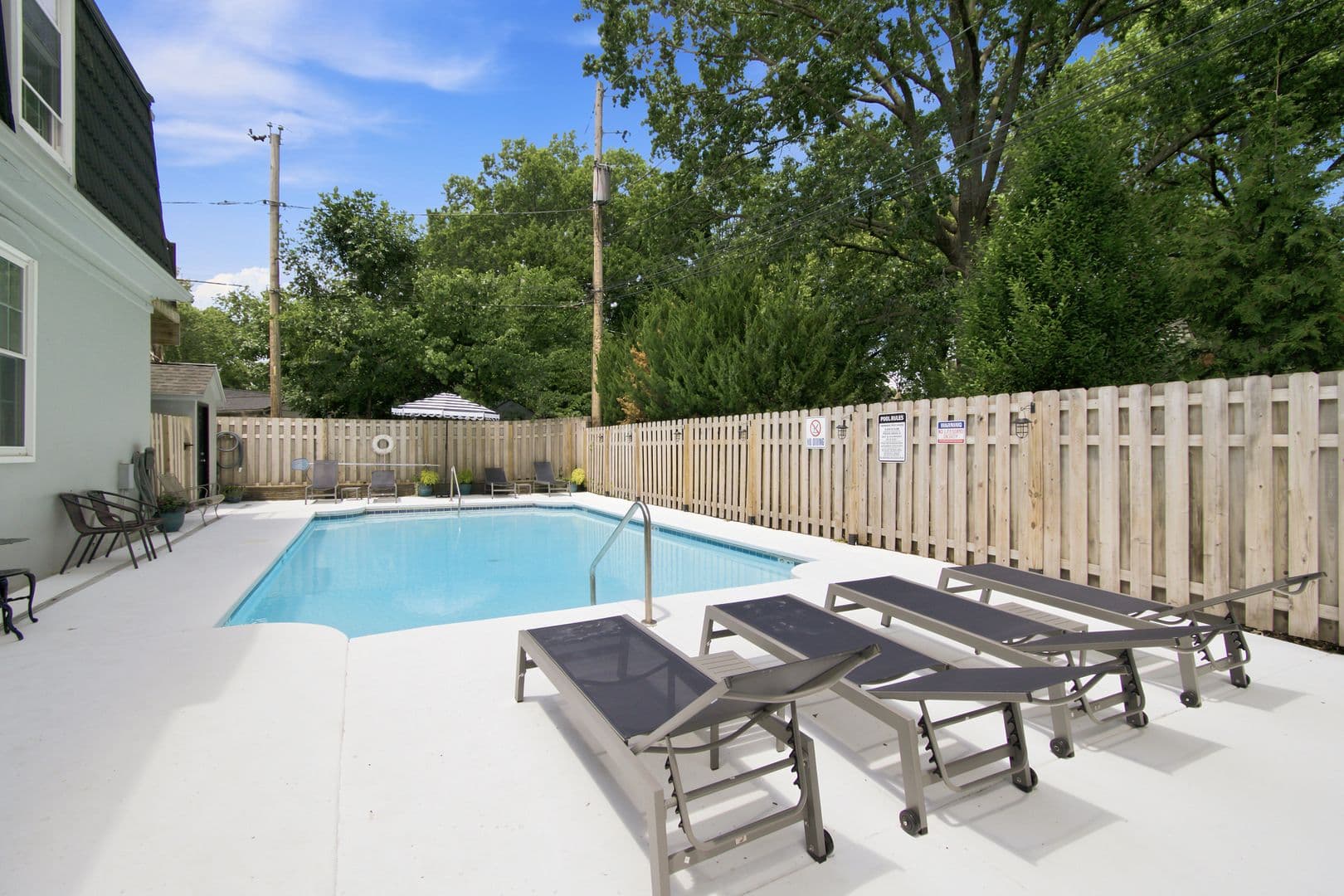 Fairway Apartment: 2900 W. 53rd Street