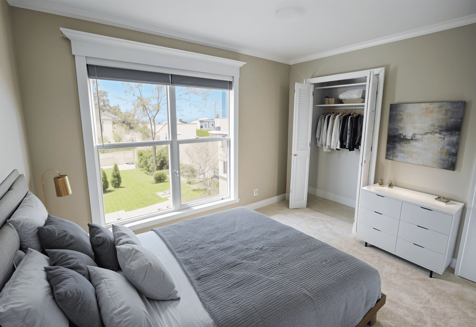 Kansas City Apartment: 4427 Holly Street