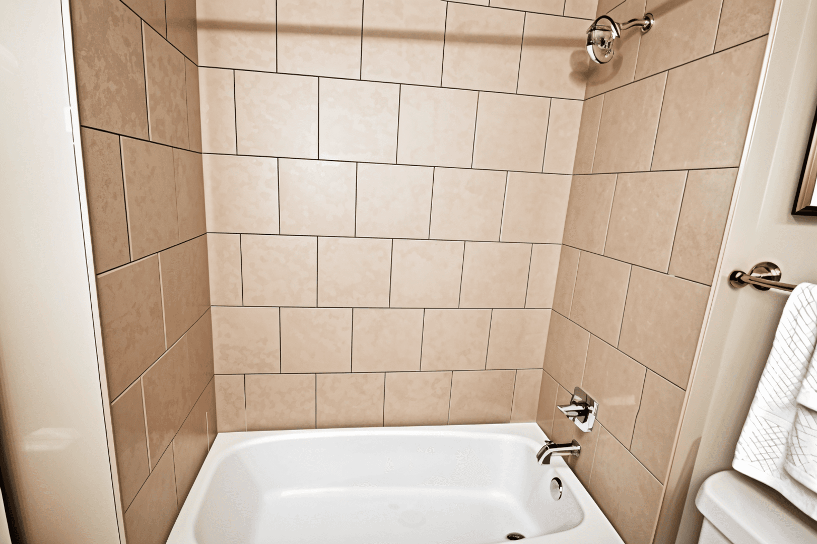 Kansas City Apartment: 4427 Holly Street