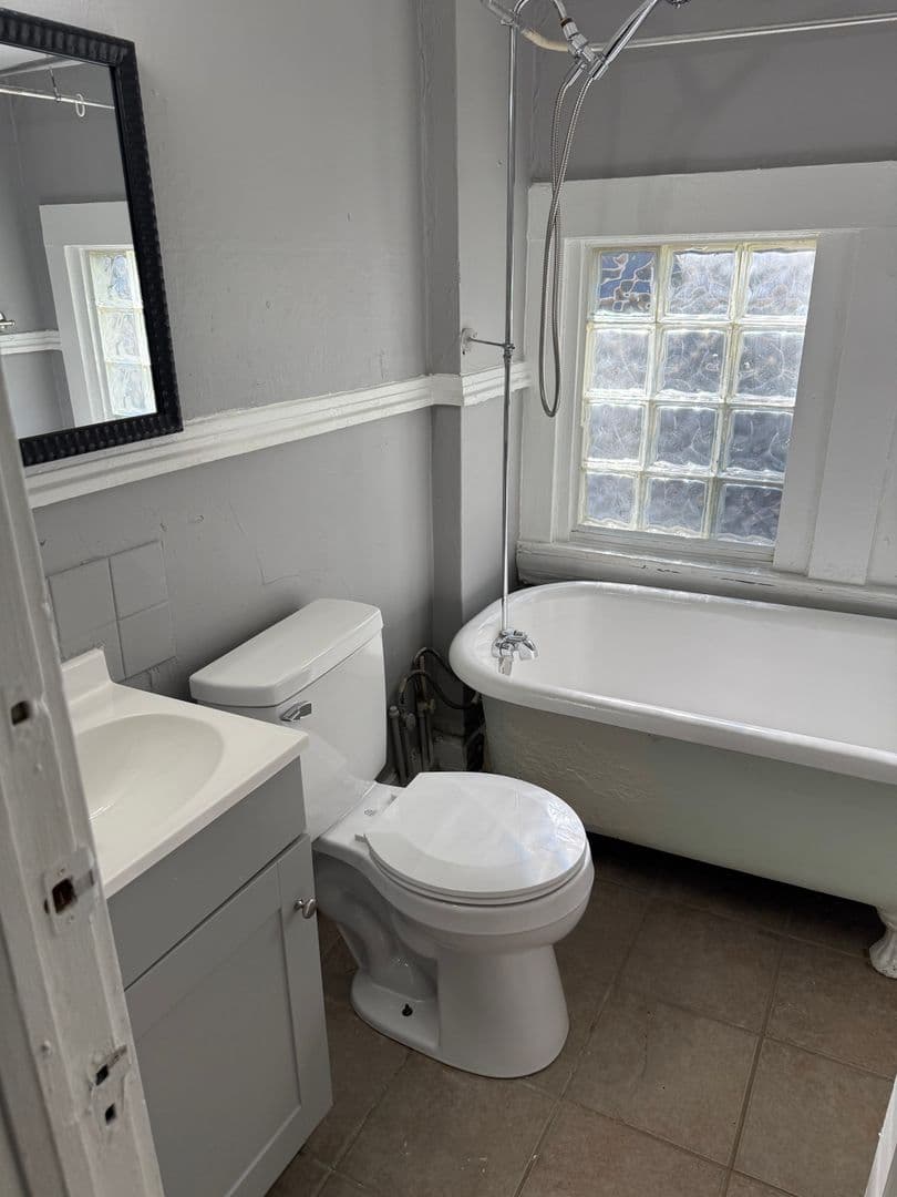 Kansas City Apartment: 3720 Walnut St