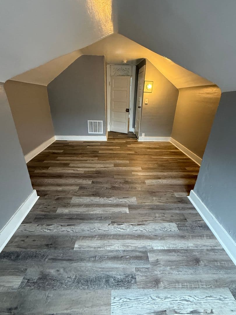Kansas City Apartment: 3826 Warwick Blvd