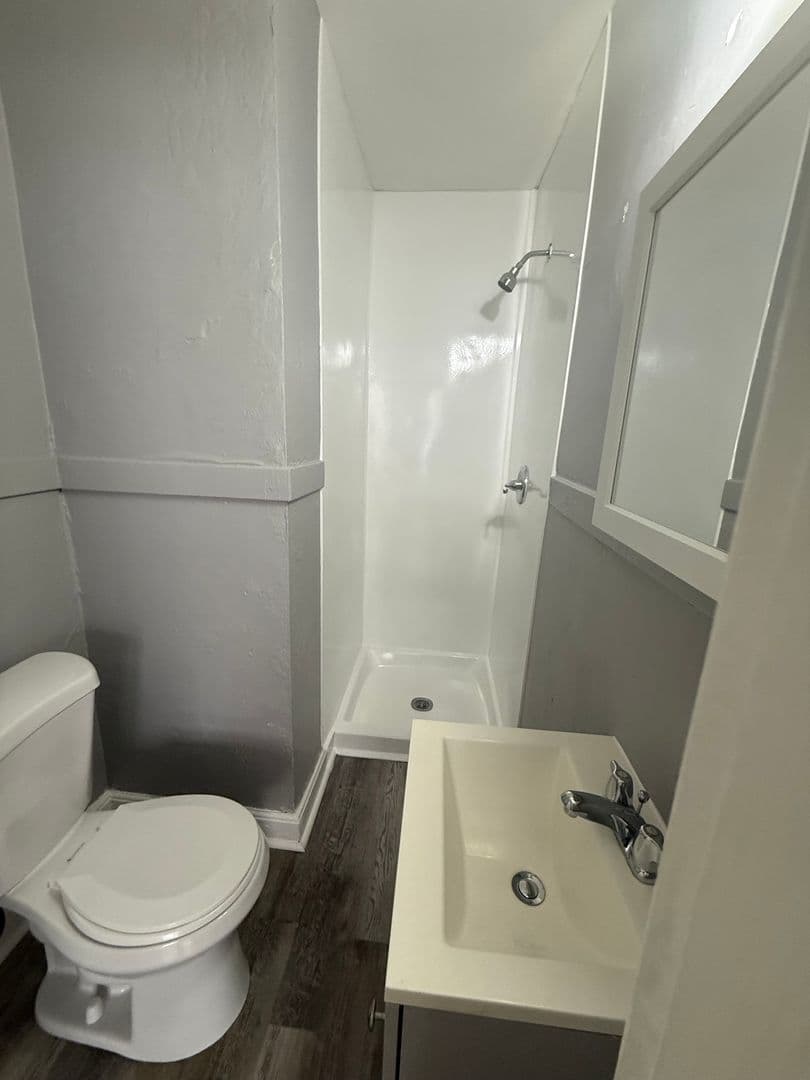 Kansas City Apartment: 4144-4146 Warwick Blvd