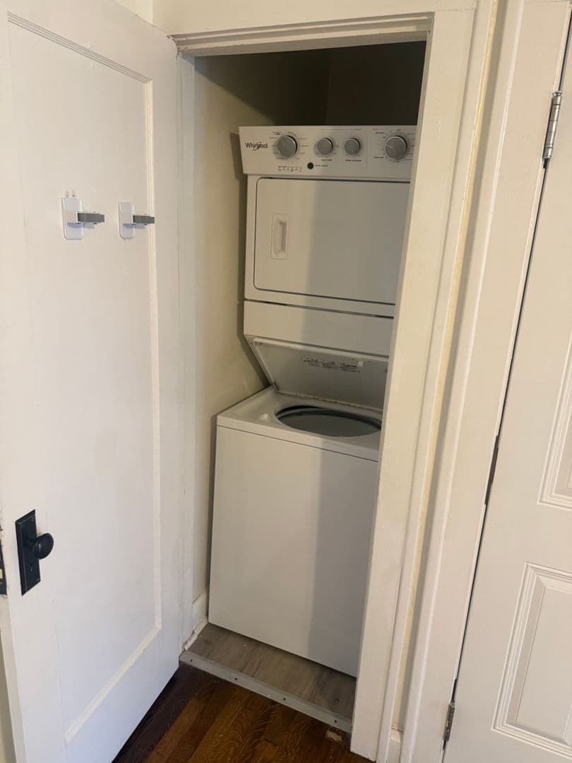 Kansas City Apartment: 4319 - 4327 Mercier Street