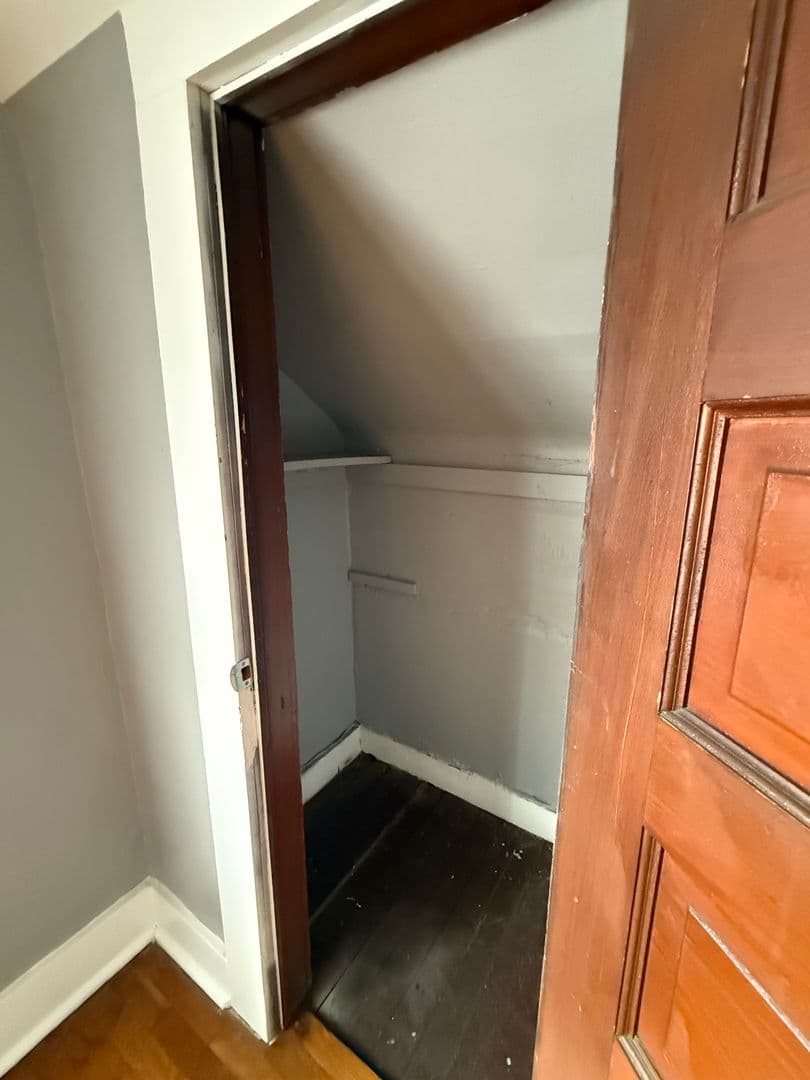 Kansas City Apartment: 3826 Warwick Blvd
