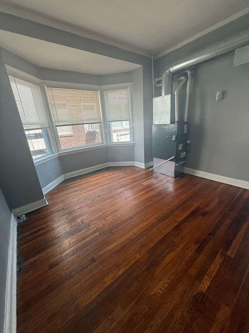 Kansas City Apartment: 4144-4146 Warwick Blvd