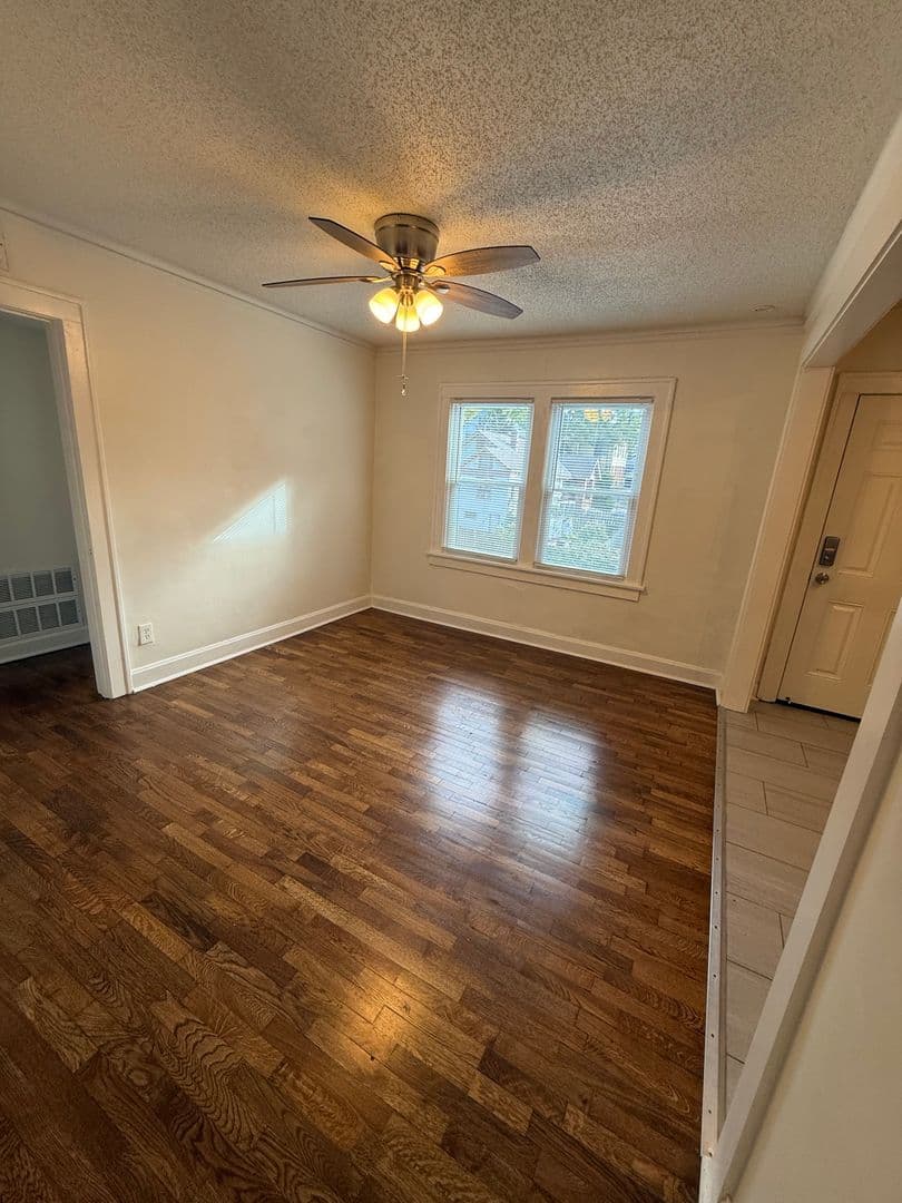 Kansas City Apartment: 4319 - 4327 Mercier Street