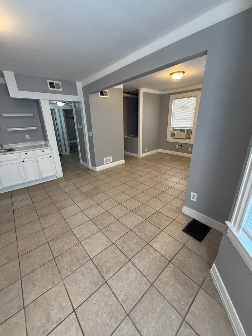 Kansas City Apartment: 3720 Walnut St