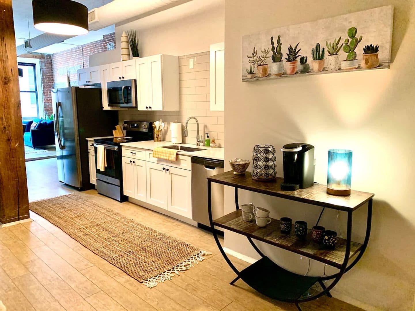 Kansas City Apartment: 218 Delaware St