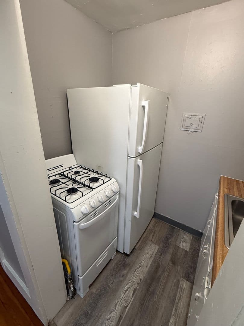 Kansas City Apartment: 3826 Warwick Blvd