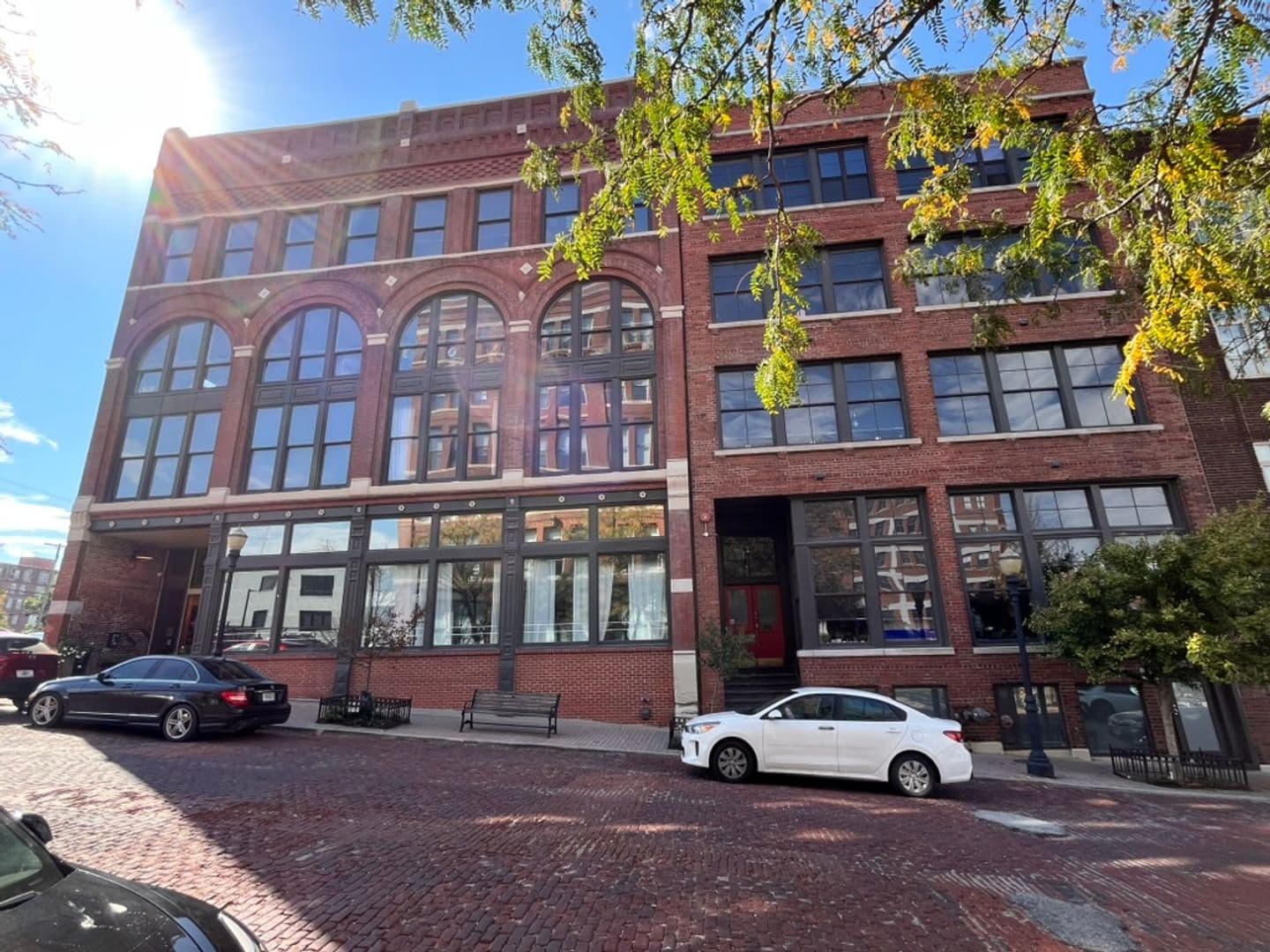 Kansas City Apartment: 218 Delaware St
