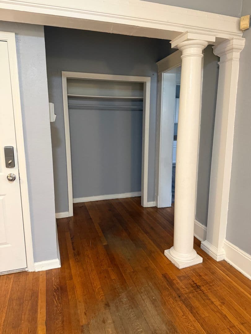 Kansas City Apartment: 4128-4130 Warwick Blvd