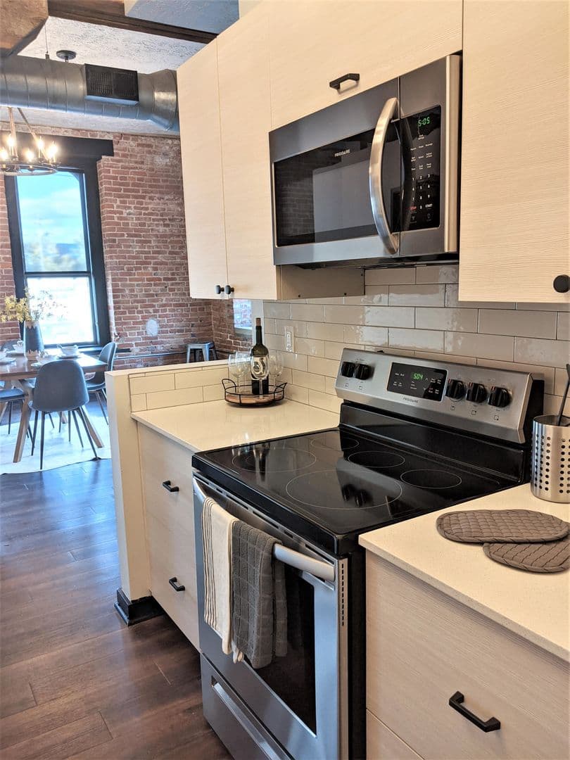 Kansas City Apartment: 425 Washington St