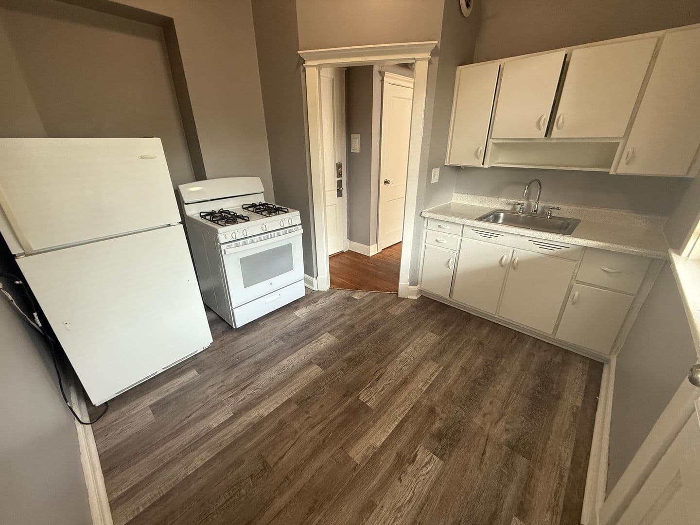 Kansas City Apartment: 4144-4146 Warwick Blvd