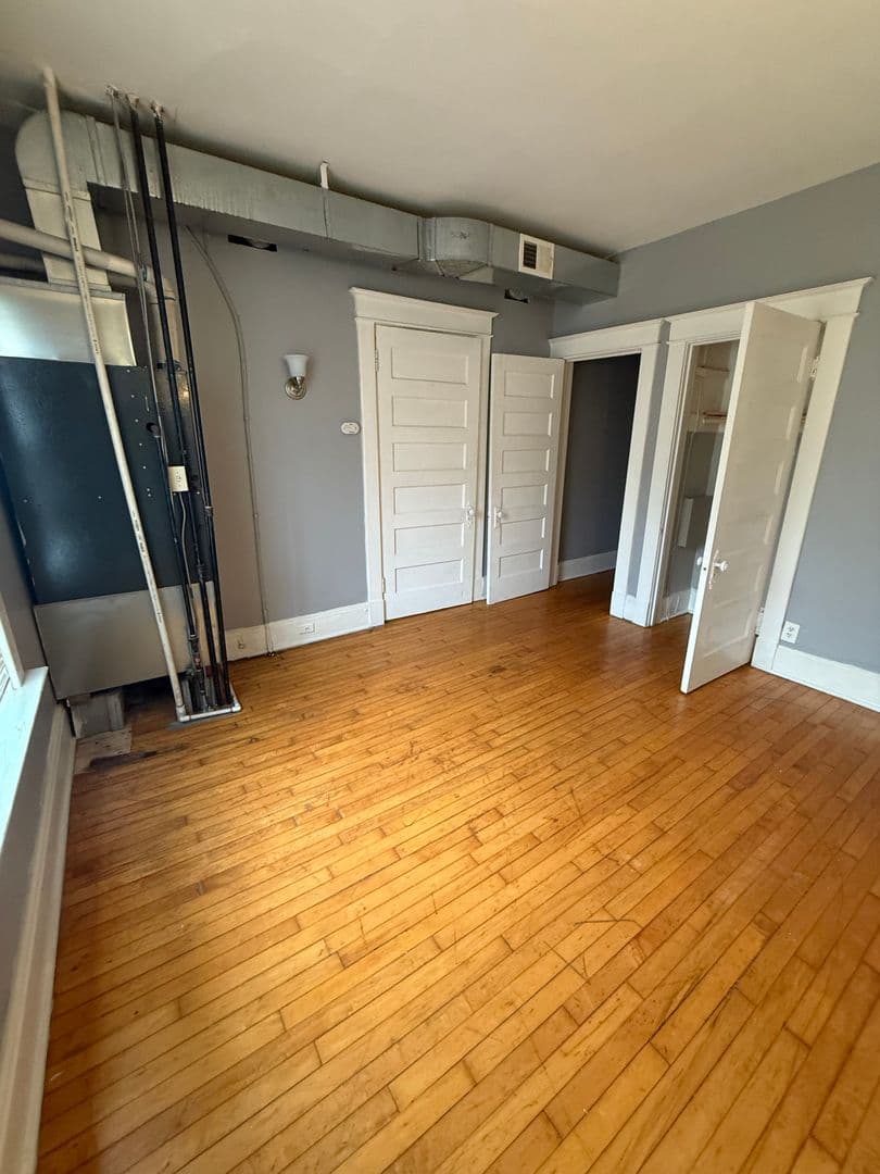 Kansas City Apartment: 4128-4130 Warwick Blvd