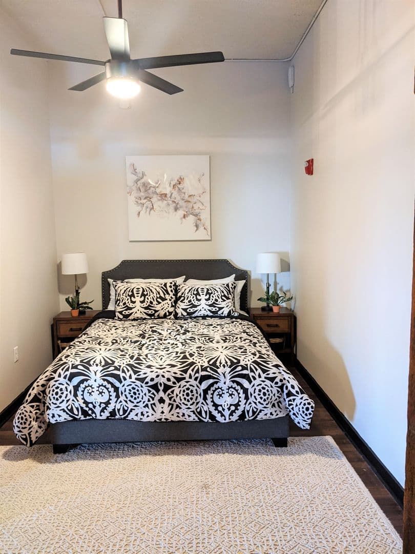 Kansas City Apartment: 425 Washington St