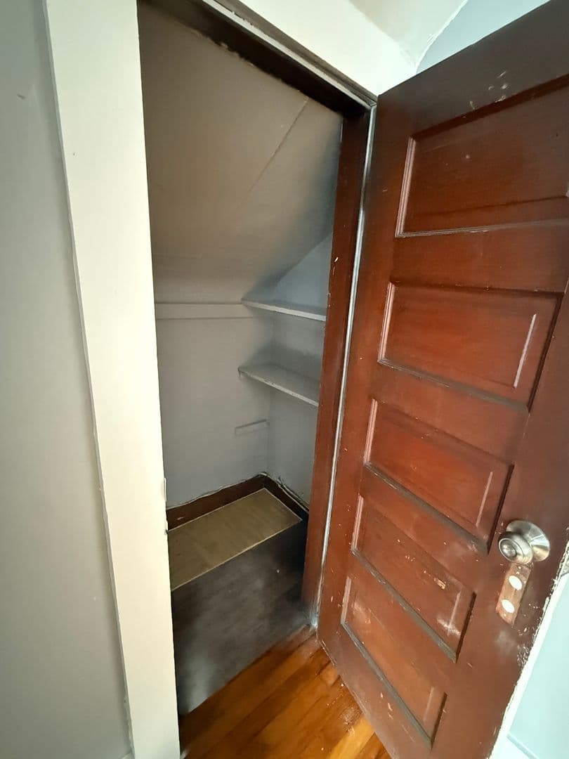 Kansas City Apartment: 3826 Warwick Blvd