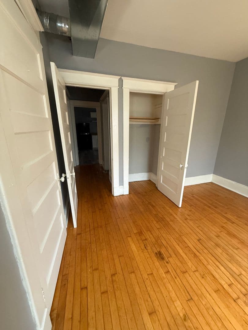 Kansas City Apartment: 4128-4130 Warwick Blvd