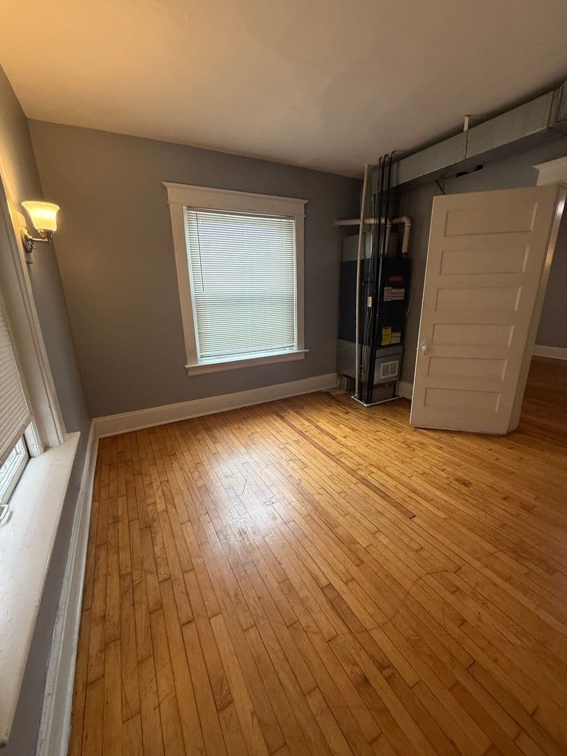 Kansas City Apartment: 4128-4130 Warwick Blvd