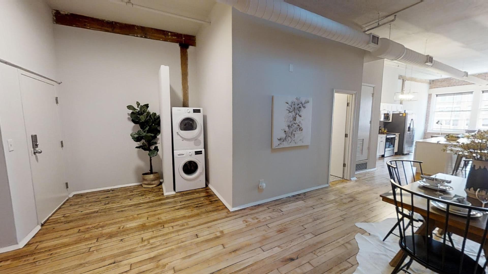 Kansas City Apartment: 218 Delaware St