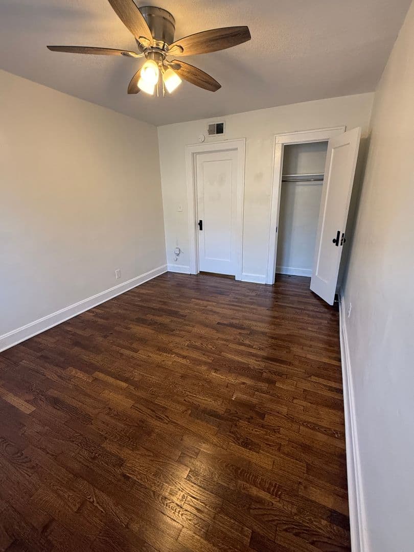 Kansas City Apartment: 4319 - 4327 Mercier Street