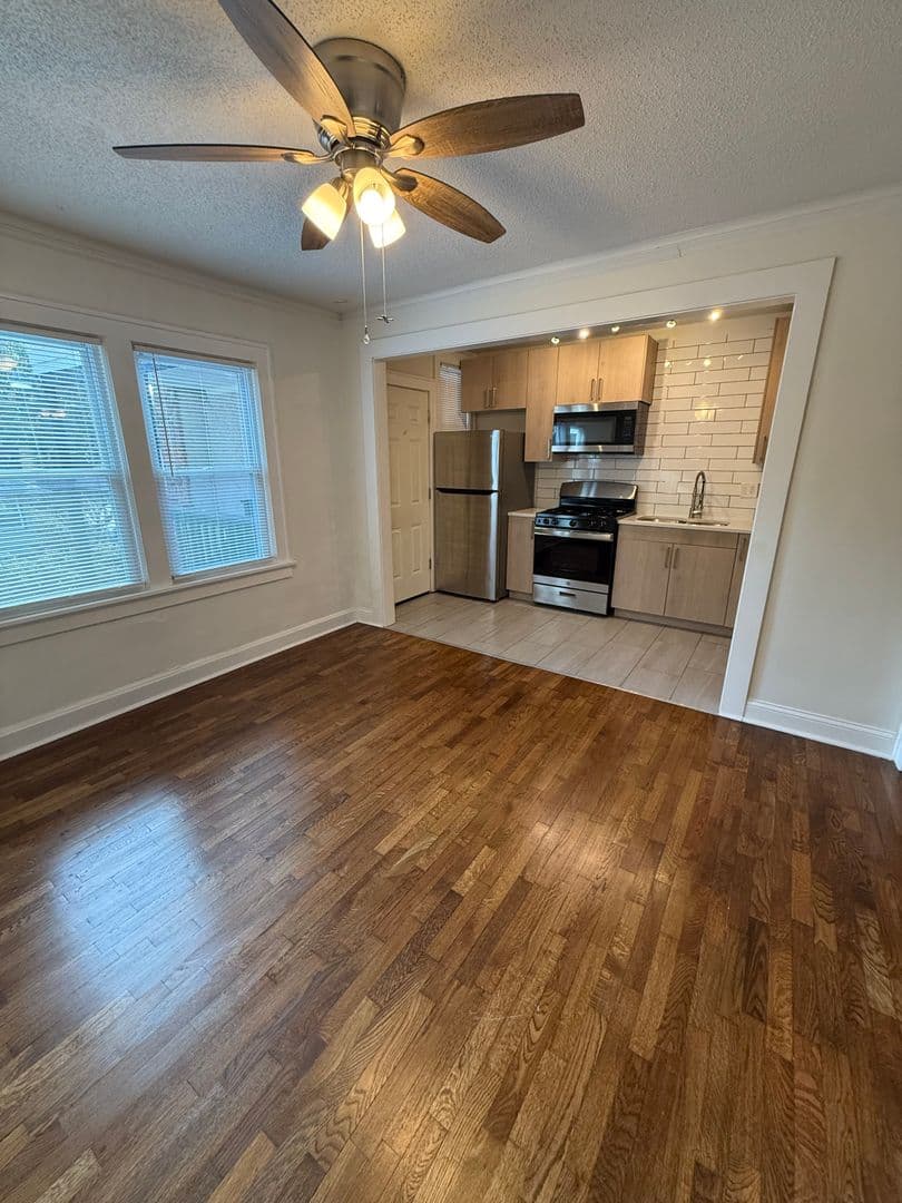 Kansas City Apartment: 4319 - 4327 Mercier Street