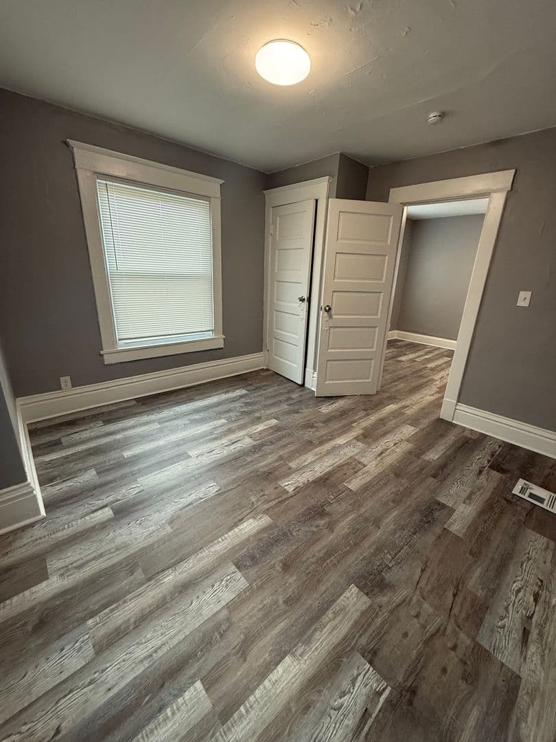 Kansas City Apartment: 3966 Warwick Blvd