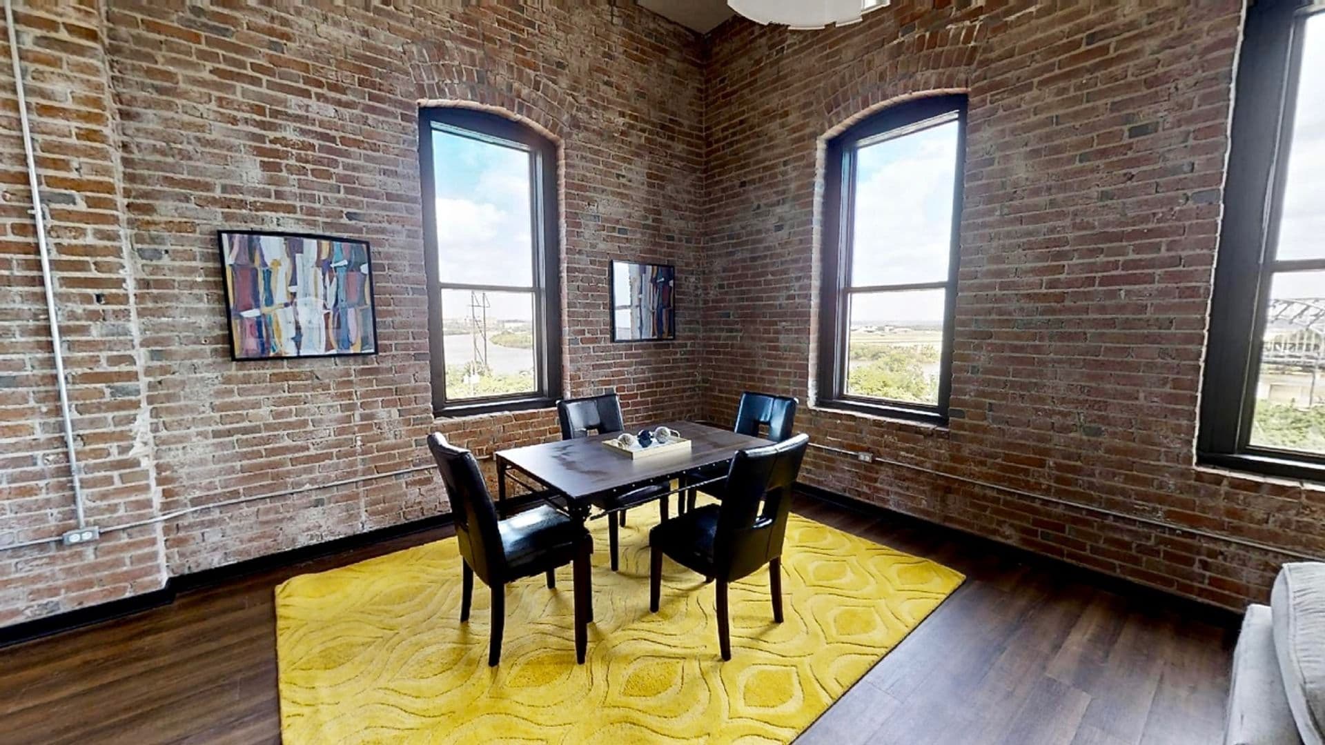Kansas City Apartment: 425 Washington St