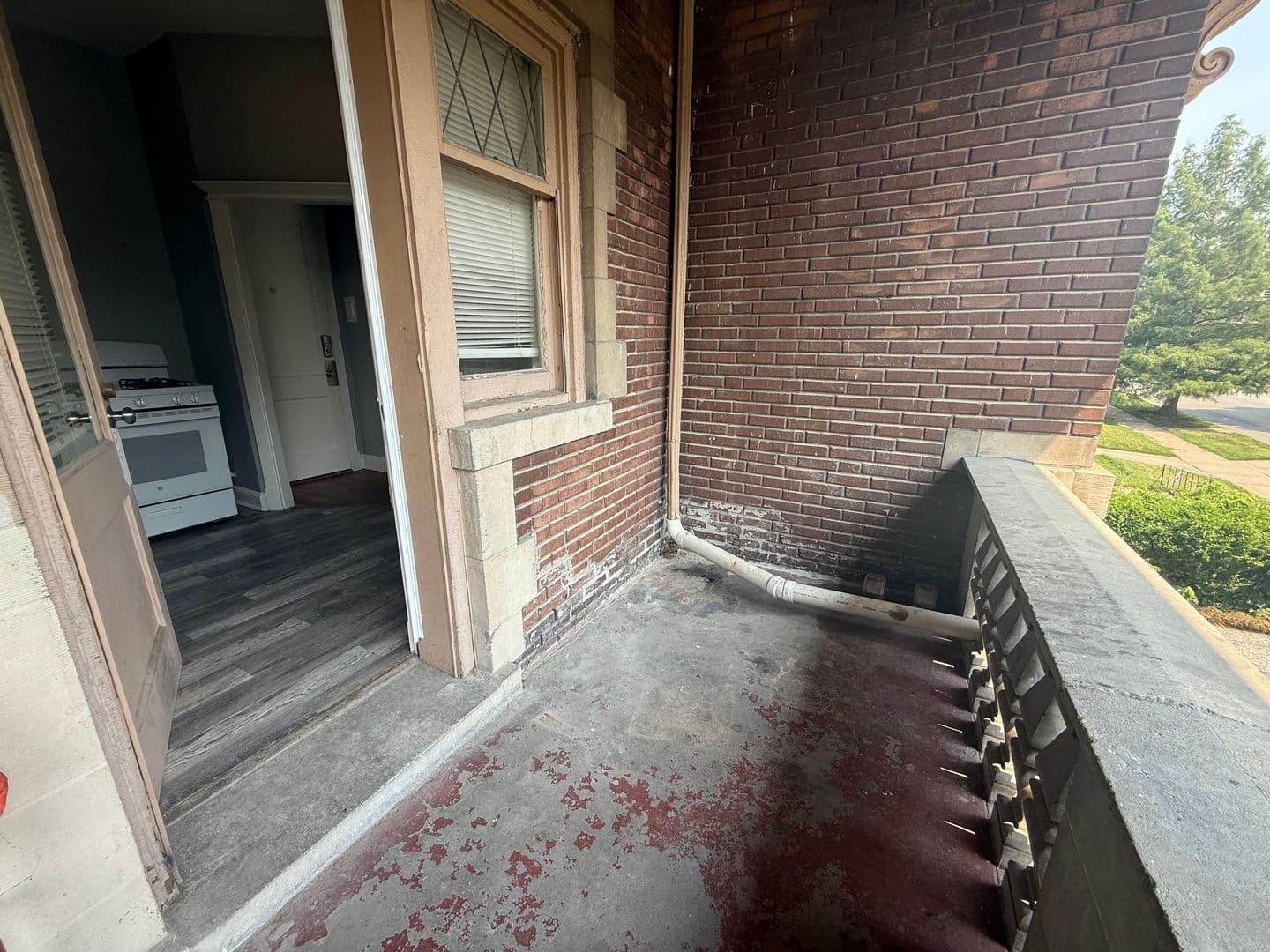 Kansas City Apartment: 4144-4146 Warwick Blvd