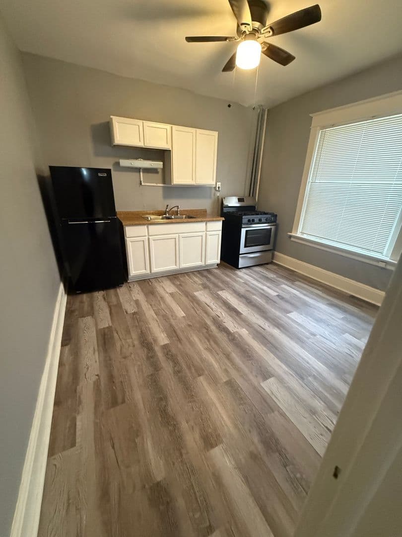 Kansas City Apartment: 4128-4130 Warwick Blvd