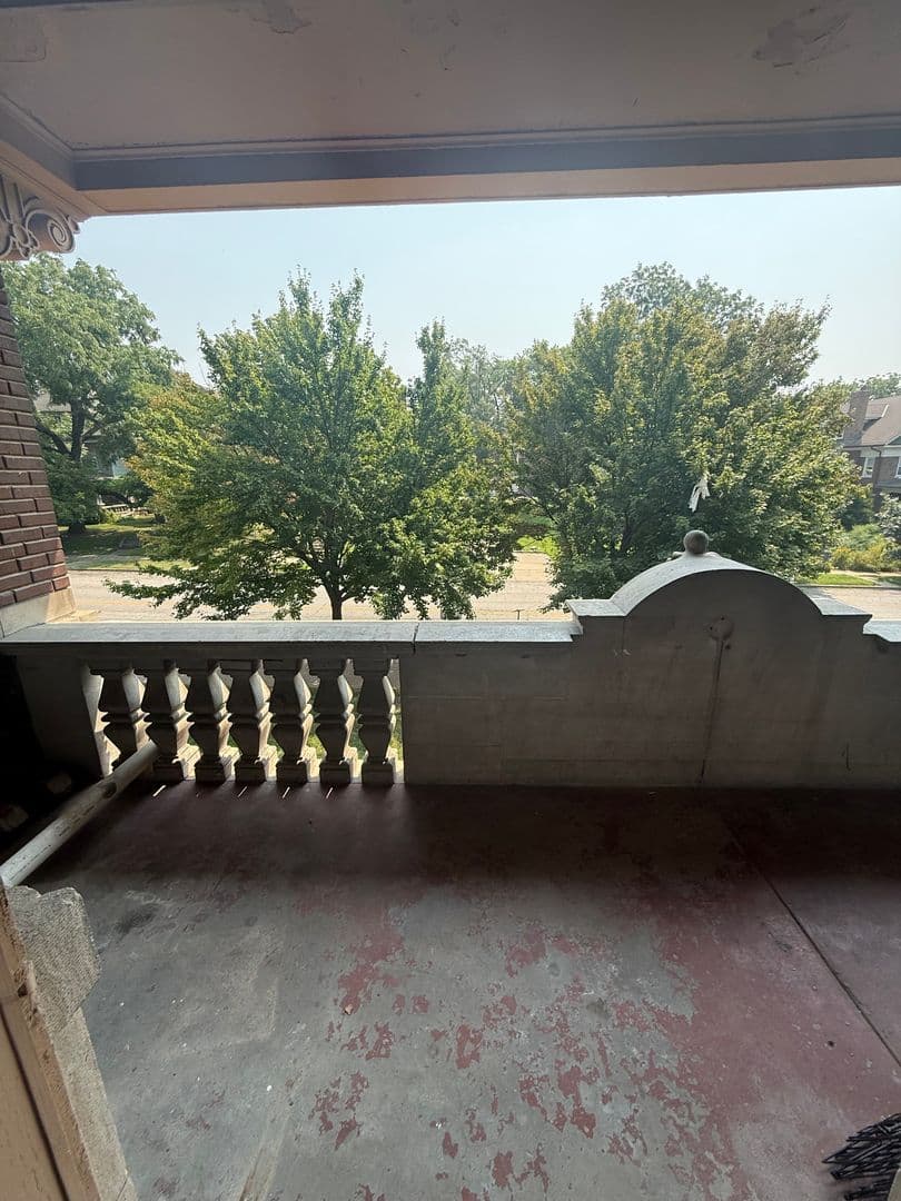 Kansas City Apartment: 4144-4146 Warwick Blvd