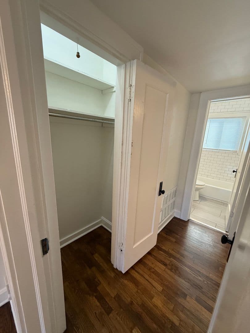Kansas City Apartment: 4319 - 4327 Mercier Street
