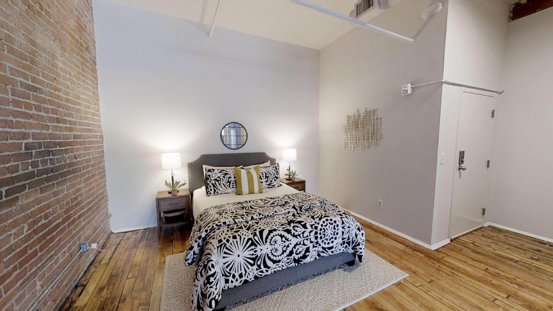 Kansas City Apartment: 218 Delaware St