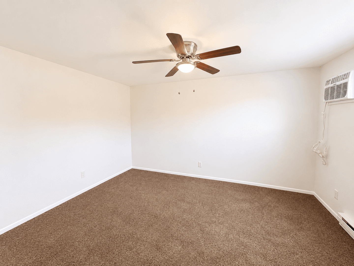 Hamilton Apartment: 18 Beth Lane