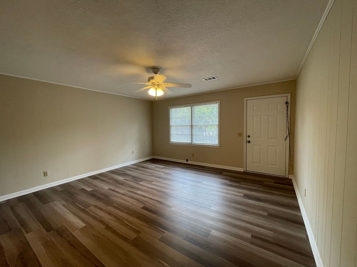 Clemson Apartment: 207 Charleston Ave