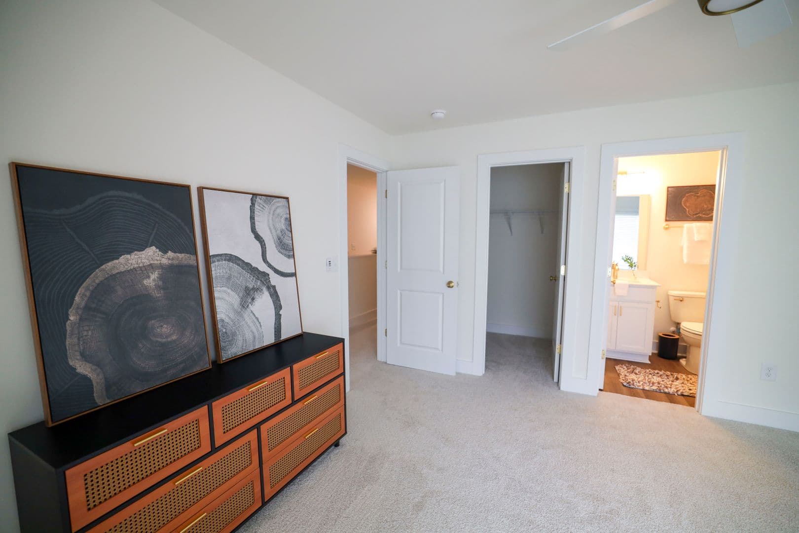 Central Apartment: 506 Tarrant St