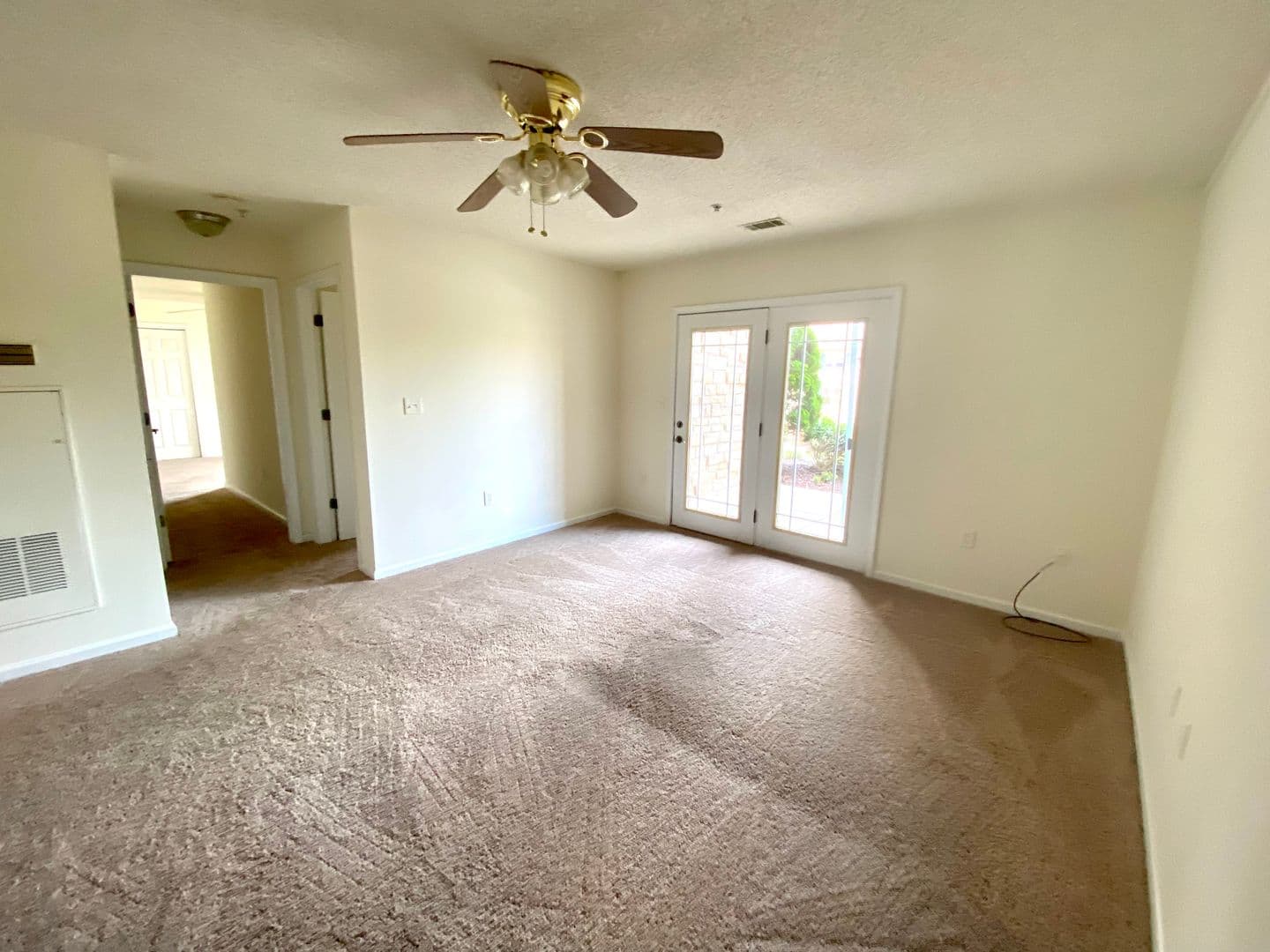 Seneca Apartment: 1301 Harts Ridge Dr