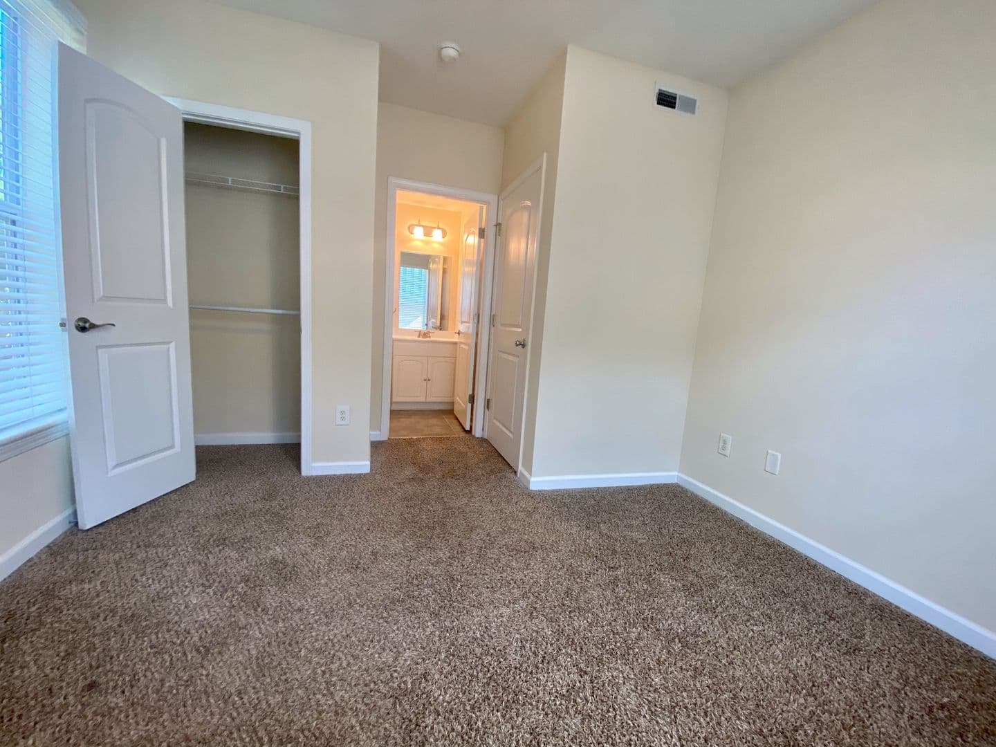 Pendleton Apartment: 11 Maverick Dr