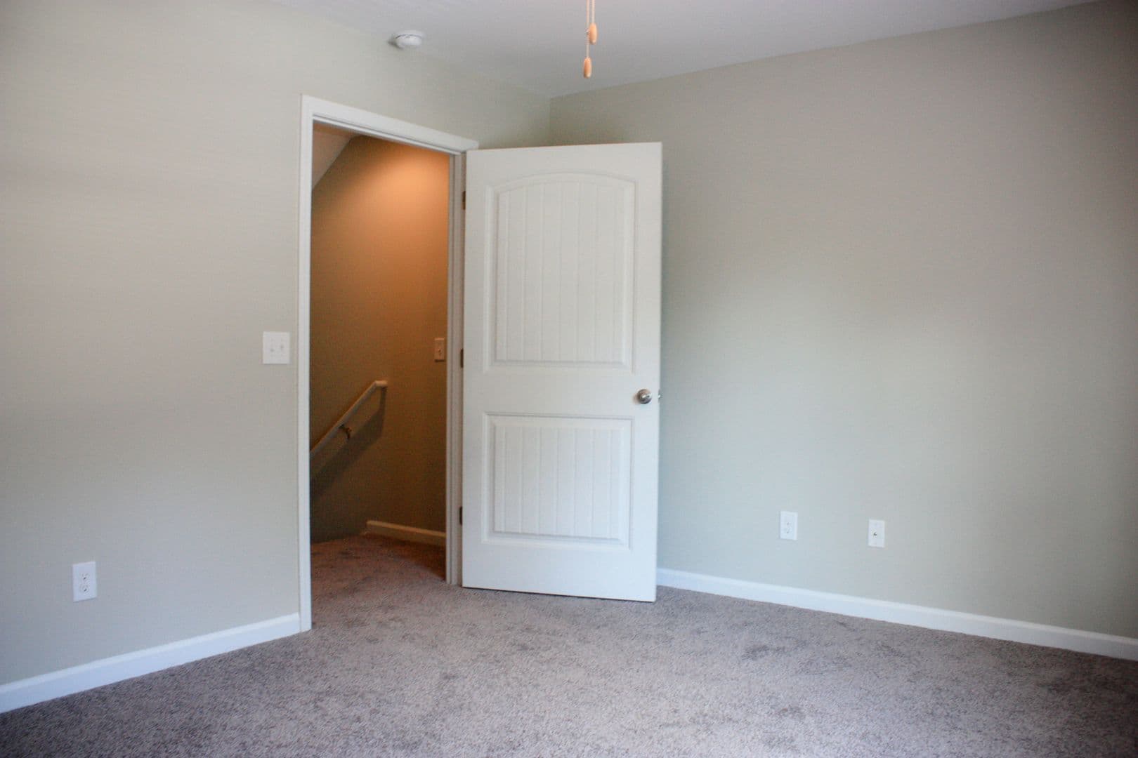 Central Apartment: 233 Cross Creek Rd