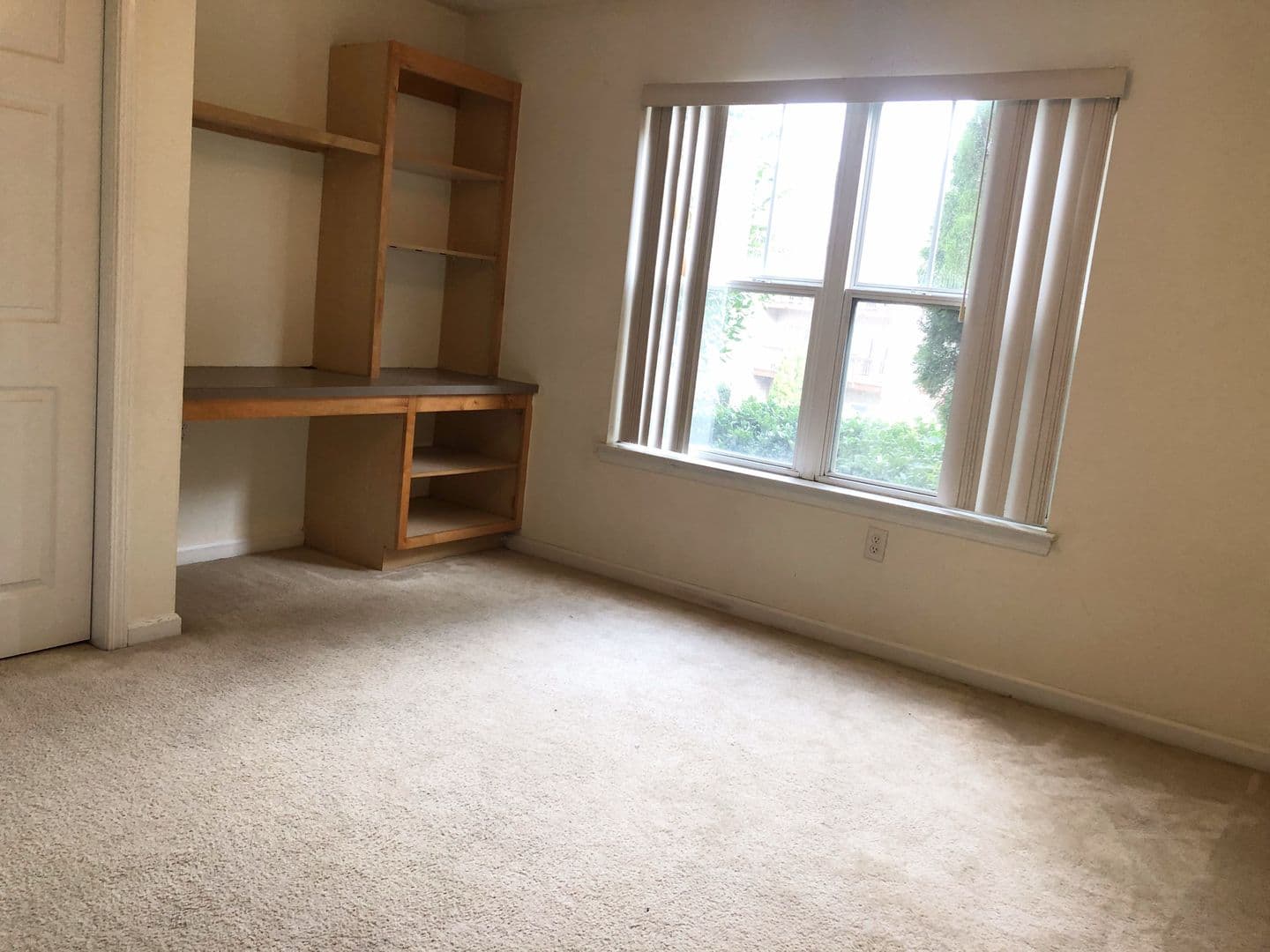 Seneca Apartment: 1301 Harts Ridge Dr