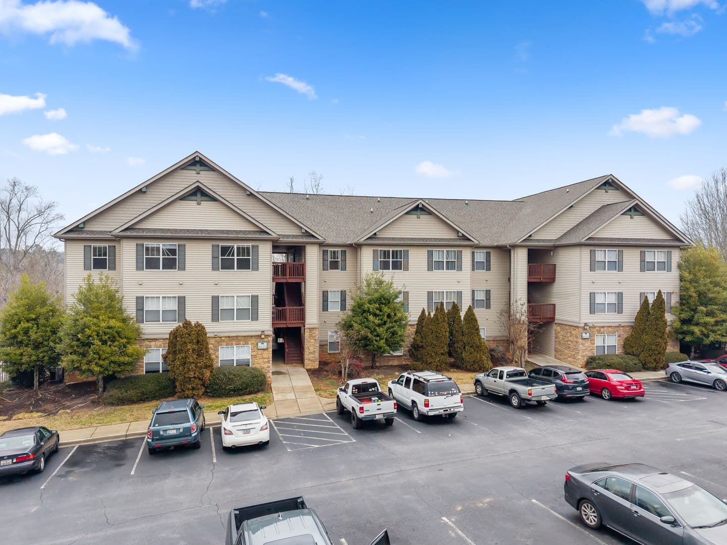 Seneca Apartment: 1301 Harts Ridge Dr