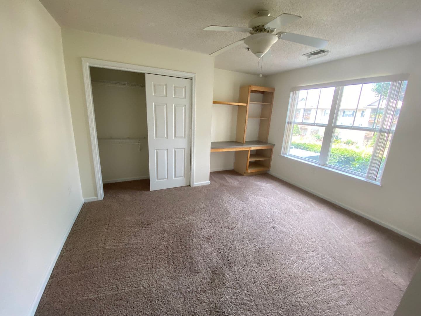 Seneca Apartment: 1301 Harts Ridge Dr