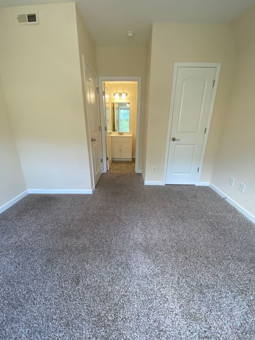 Pendleton Apartment: 11 Maverick Dr