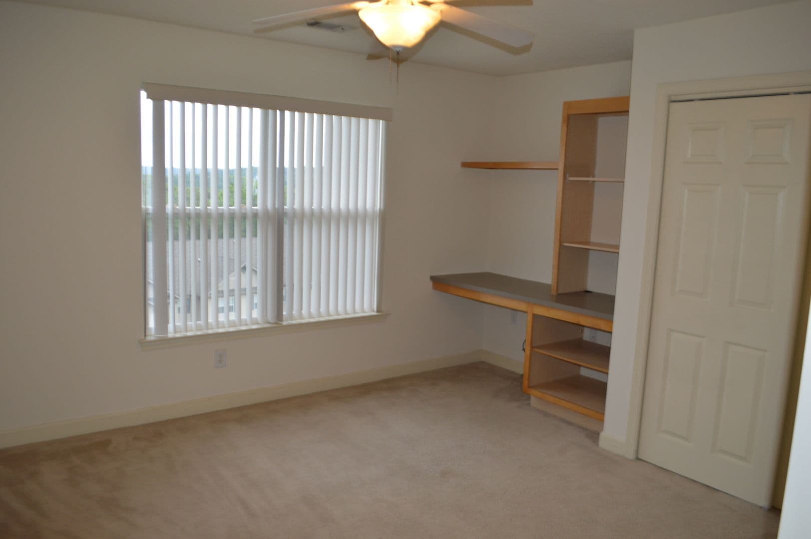 Seneca Apartment: 833 Harts Cove Way