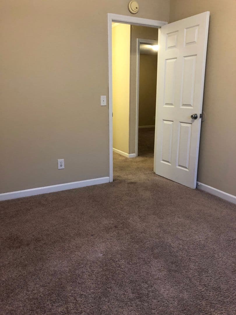 Clemson Apartment: 812 Creekside Dr