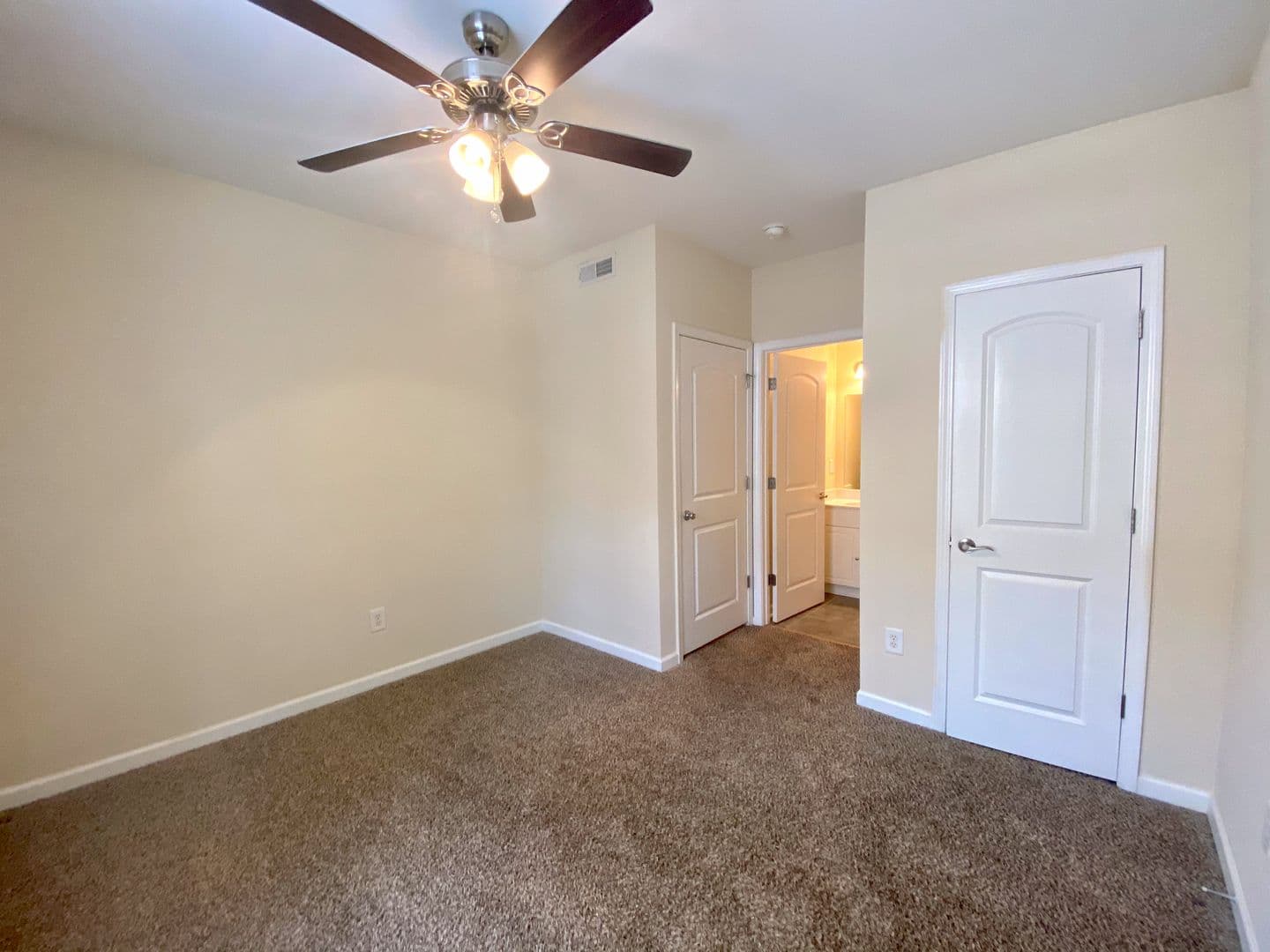 Pendleton Apartment: 11 Maverick Dr