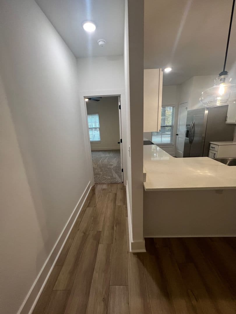 Central Apartment: 224 Willow Ct